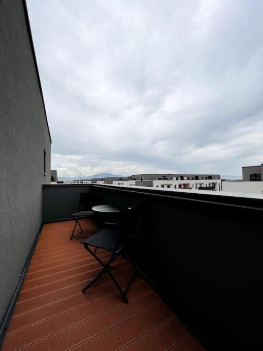 Skylark - Singapore Penthouse With Jacuzzi & Panoramic View 布拉索夫 外观 照片